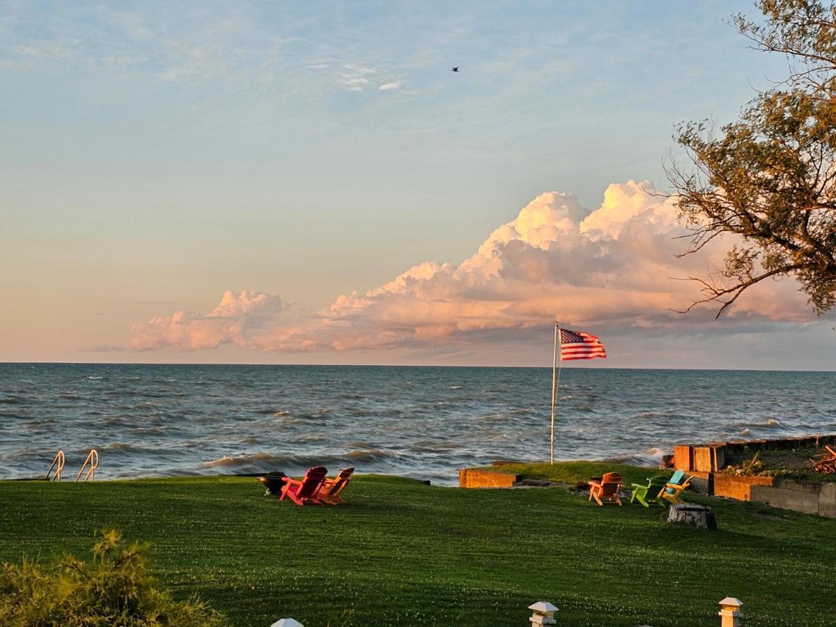Seaside Lake-Front Cottage Madison ภายนอก รูปภาพ