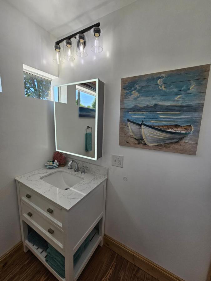 Seaside Lake-Front Cottage Madison ภายนอก รูปภาพ